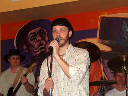 HPIM0520s1.jpg (111068 bytes)