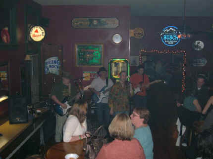 tower_pub_xmas_002frontview.jpg (71357 bytes)